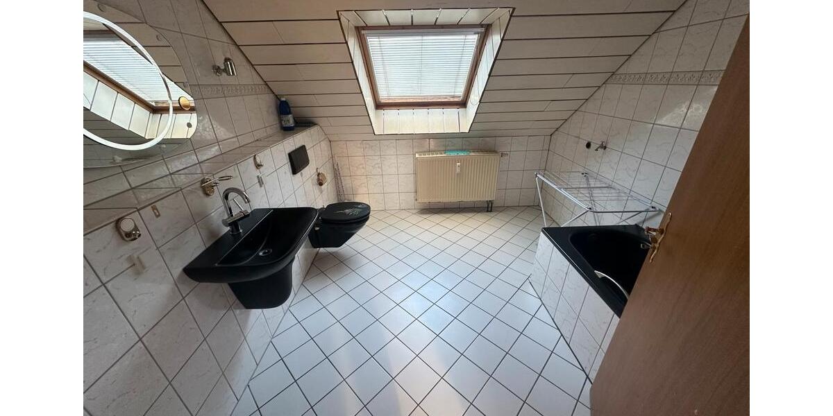 Großzügige 5ZKB Dachgeschosswohnung mit 2 Balkonen 5 zimmer