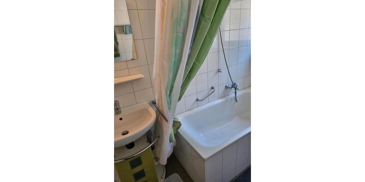 Wohnen auf Zeit Detmold - 7 Zimmer, 11 m&sup2;, 390&euro; | Angebot:26692753