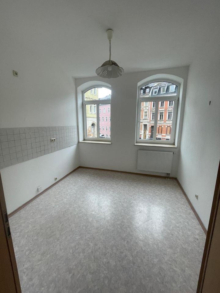 Attraktive 3-Zimmer-Wohnung in Plauen – Jobcenter Möglich !!! Balkon !