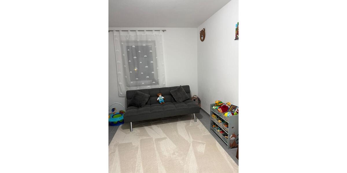 Etagenwohnung Dombühl - 4 Zimmer, 130 m&sup2;, 1.100&euro; | Angebot:26024623