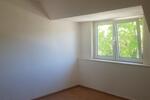 Dachgeschoßwohnung Eschershausen - 2.5 Zimmer, 90 m&sup2;, 500&euro; | Angebot:26690145