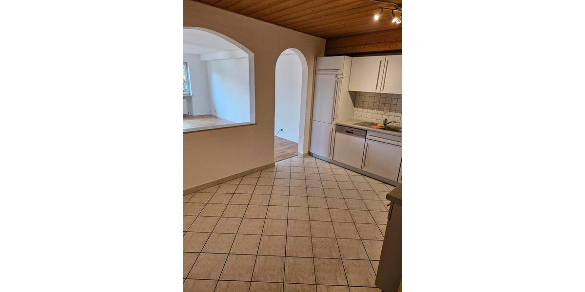 Etagenwohnung Hengersberg - 3 Zimmer, 100 m&sup2;, 900&euro; | Angebot:26682587