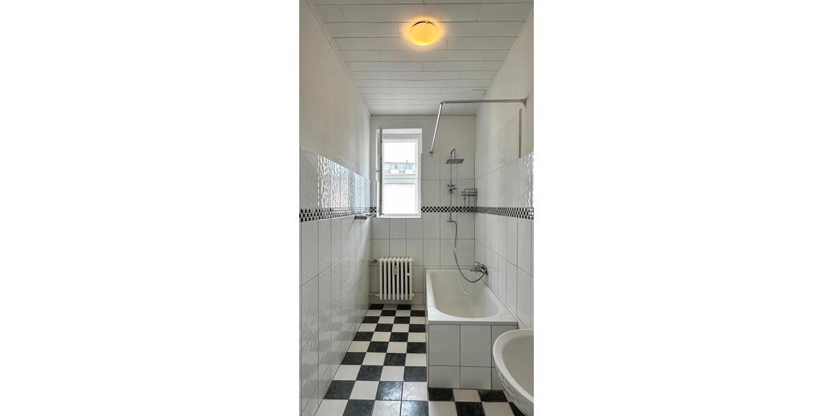 Etagenwohnung Duisburg Duisburg-Mitte - 3.5 Zimmer, 90 m&sup2;, 900&euro; | Angebot:26621353