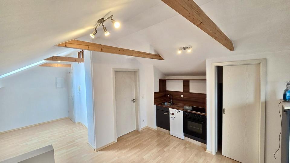 Wohnung, Dachgeschostudio zimmer
