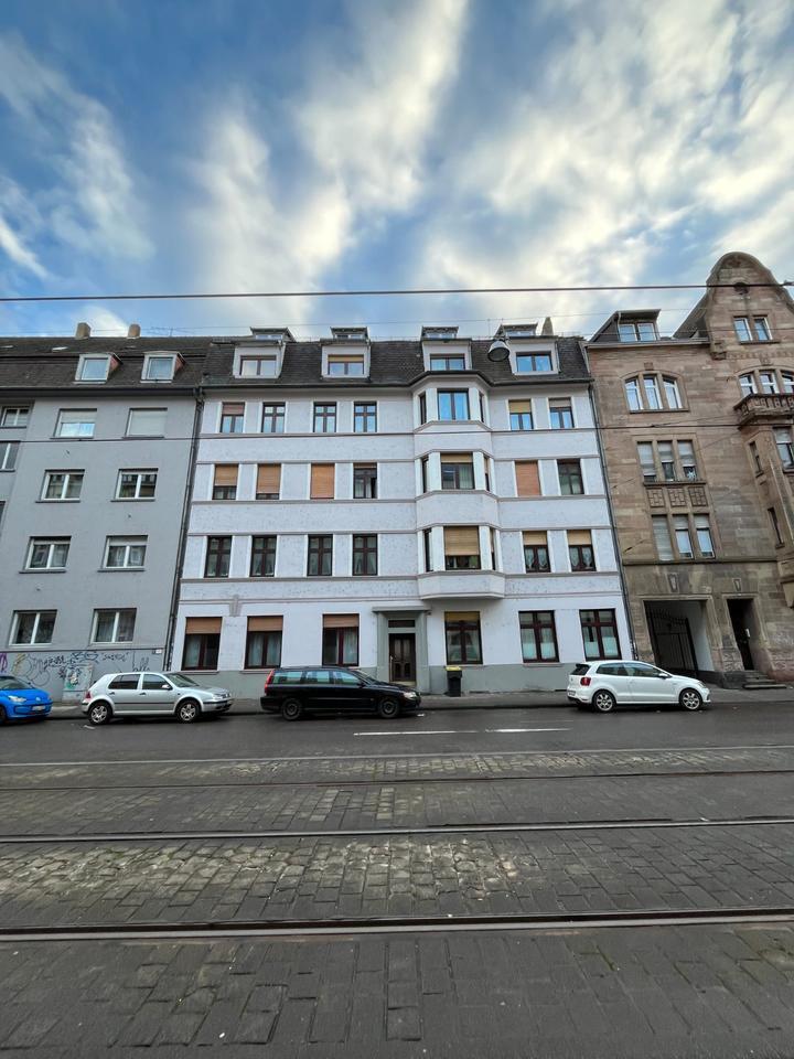 modern möbliertes Zimmer in 5er-WG