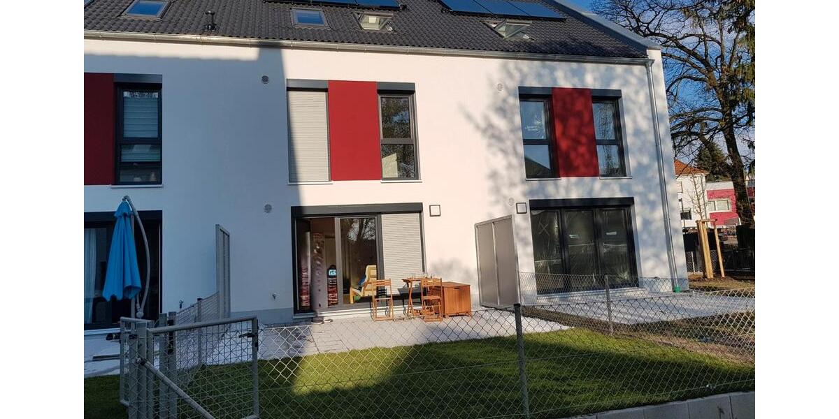 Reihenhaus Nürnberg Holzheim - 5 Zimmer, 120 m&sup2;, 1.750&euro; | Angebot:26252328