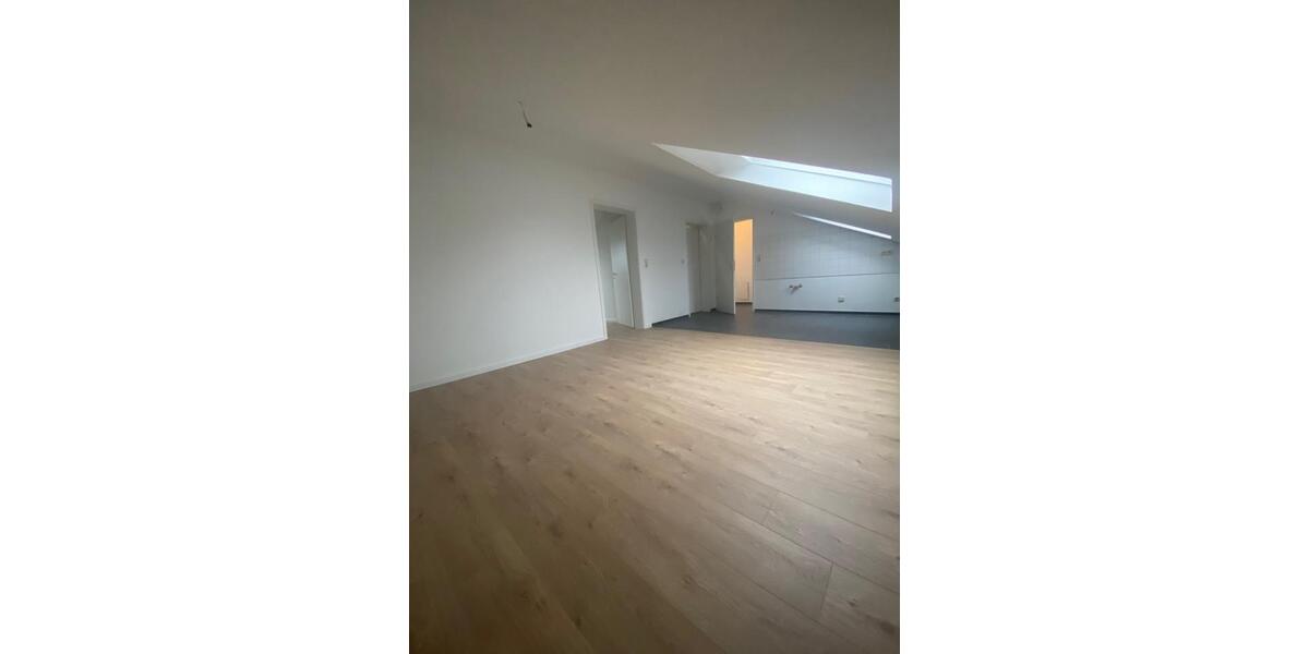 Dachgeschoßwohnung Ebelsbach - 1 Zimmer, 33 m&sup2;, 339&euro; | Angebot:24826302