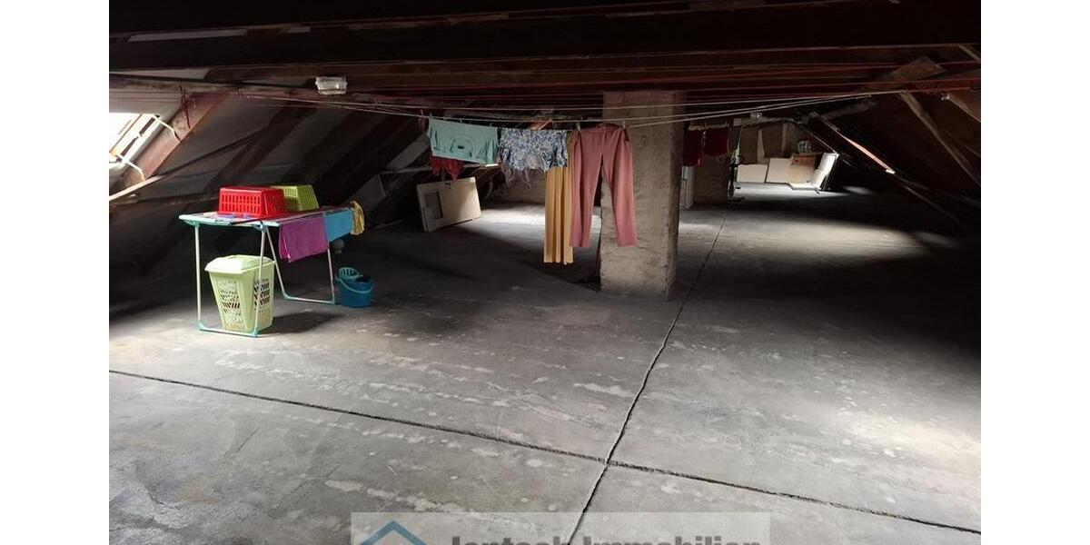 Etagenwohnung Teuchern - 3 Zimmer, 62 m&sup2;, 370&euro; | Angebot:23738678