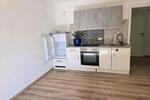 Helle 2-Zimmer-Wohnung mit Terrasse, Einbauküche & Stellplatz