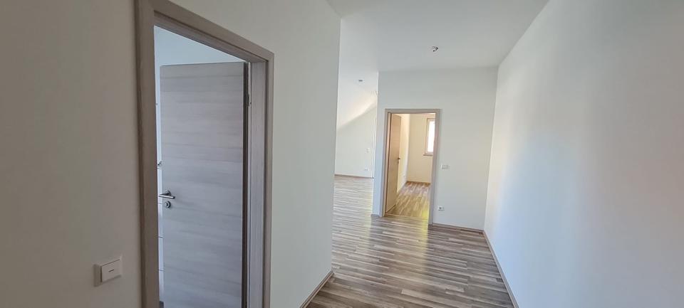 Dachgeschoßwohnung Östringen - 2 Zimmer, 60 m&sup2;, 880&euro; | Angebot:26547314
