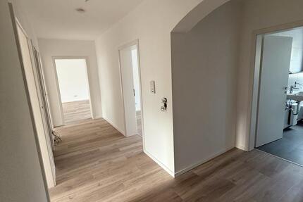 Schöne 3- Zimmer Wohnung mit Balkon ab sofort zu vermieten 3 zimmer