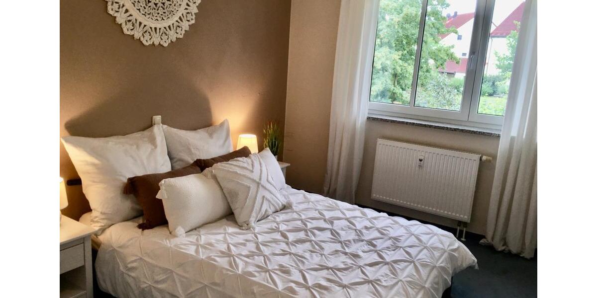 Wohnen auf Zeit Wackersdorf - 3 Zimmer, 95 m&sup2;, 98&euro; | Angebot:24152548