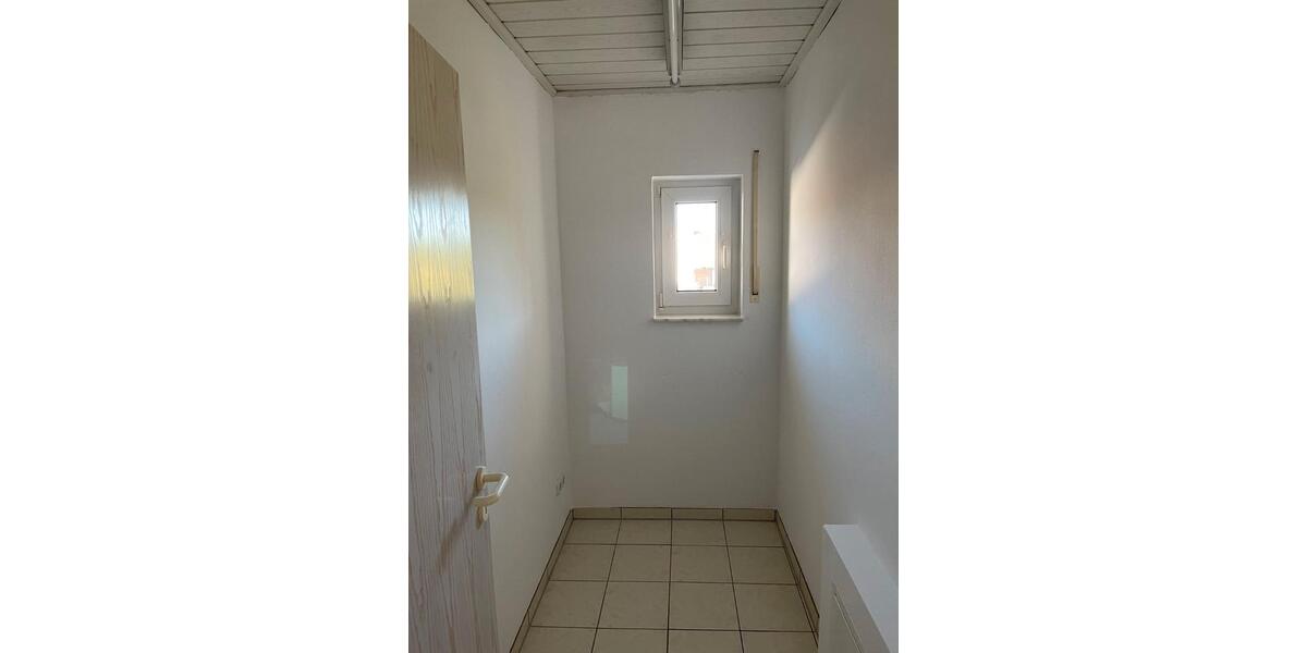 Dachgeschoßwohnung Hungen - 4 Zimmer, 108 m&sup2;, 780&euro; | Angebot:26634051