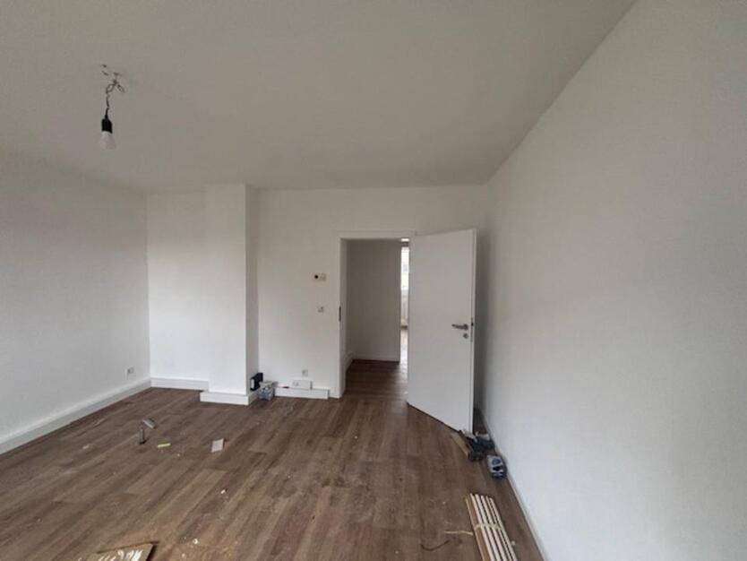3 Raum Wohnung SOFORT Verfügbar Erstbezug nach Renovierung