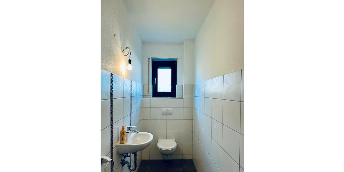 Erdgeschoßwohnung Hosenfeld - 5 Zimmer, 140 m&sup2;, 1.520&euro; | Angebot:25634102