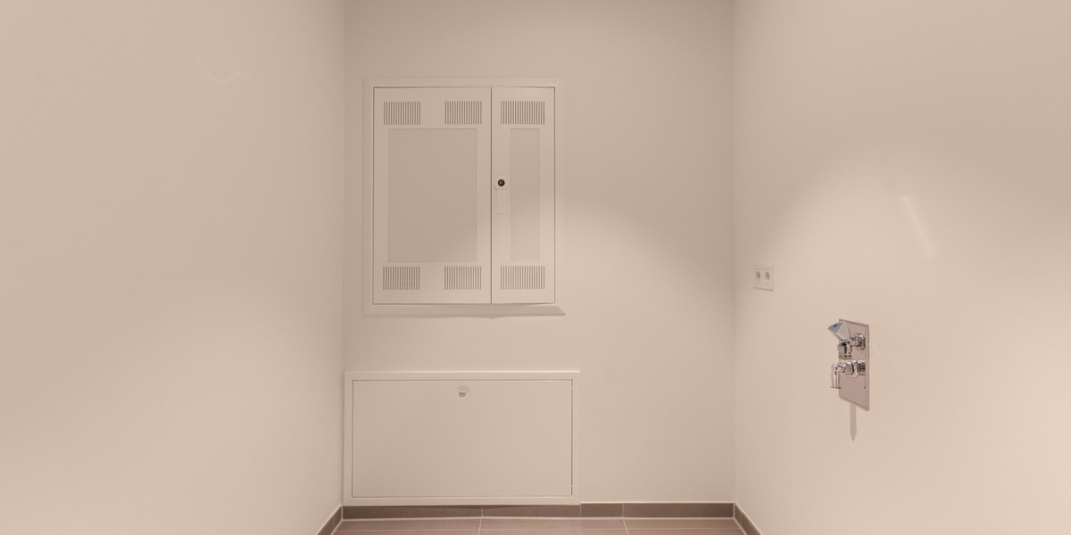 Etagenwohnung Frankfurt am Main Ostend - 2 Zimmer, 63 m&sup2;, 1.960&euro; | Angebot:25040072