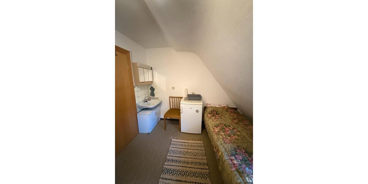 Wohnen auf Zeit Marburg - 5 Zimmer, 10 m&sup2;, 200&euro; | Angebot:26167442