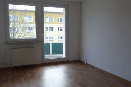 Wohnung Bernburg (Saale) Strenzfeld - 3 Zimmer, 61 m&sup2;, 339&euro; | Angebot:25302038