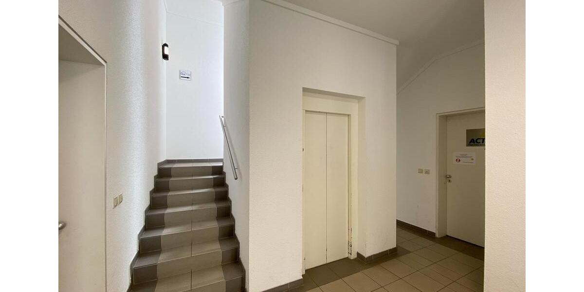 Etagenwohnung Naumburg (Saale) - 4 Zimmer, 110 m&sup2;, 800&euro; | Angebot:26476537