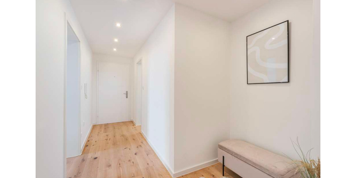 Möbliertes Penthouse im 12. Stock mit Panorama & TG 2.5 zimmer