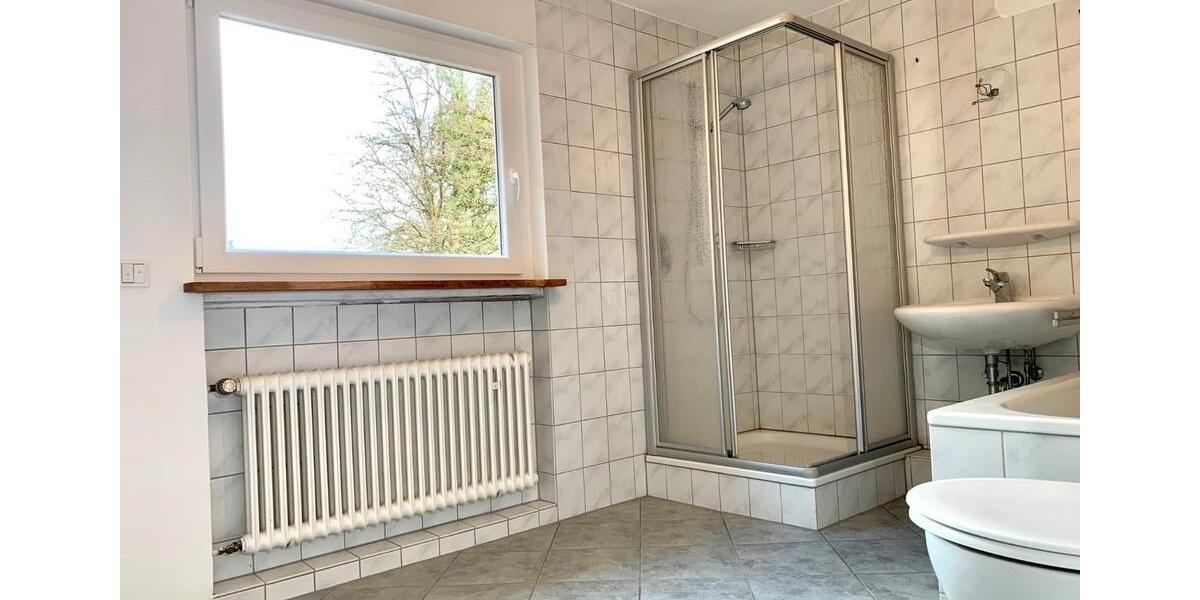 Erdgeschoßwohnung Engelskirchen - 3 Zimmer, 110 m&sup2;, 1.100&euro; | Angebot:25963693