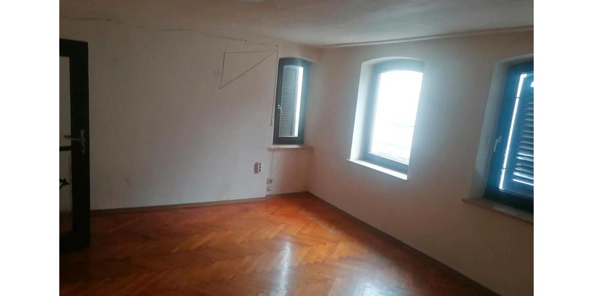 Etagenwohnung Landau an der Isar - 3 Zimmer, 950&euro; | Angebot:21805110