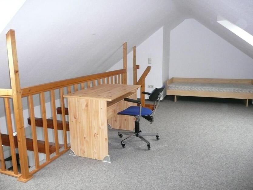 Do-Mitte schönes möbl. StudentenZimmer 35 qm über 2 Etagen