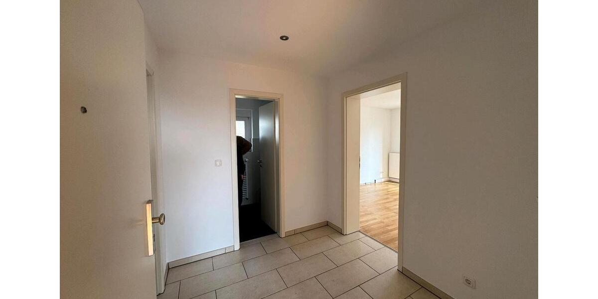 Etagenwohnung Wiesbaden Biebrich - 2 Zimmer, 45 m&sup2;, 880&euro; | Angebot:26506878