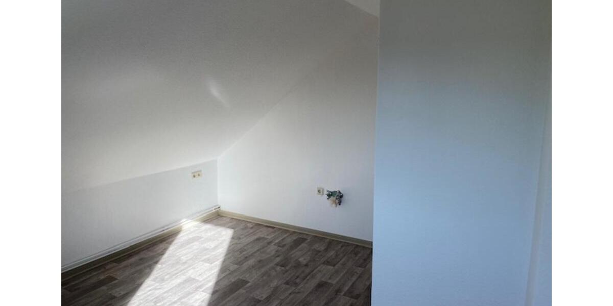 Dachgeschoßwohnung Bad Liebenwerda - 2 Zimmer, 35 m&sup2;, 210&euro; | Angebot:24877594