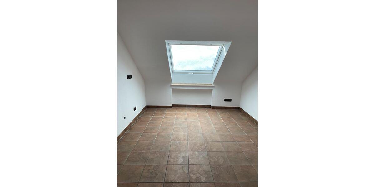 Dachgeschoßwohnung Mönchengladbach - 2 Zimmer, 70 m&sup2;, 690&euro; | Angebot:24454370