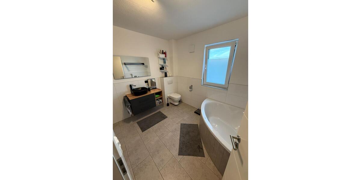 Etagenwohnung Bad Neustadt an der Saale - 3 Zimmer, 85 m&sup2;, 820&euro; | Angebot:26356658