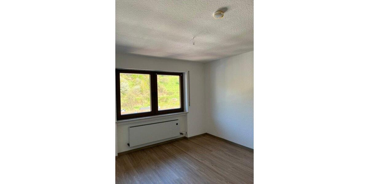 Dachgeschoßwohnung Frammersbach - 3 Zimmer, 79 m&sup2;, 625&euro; | Angebot:26429024