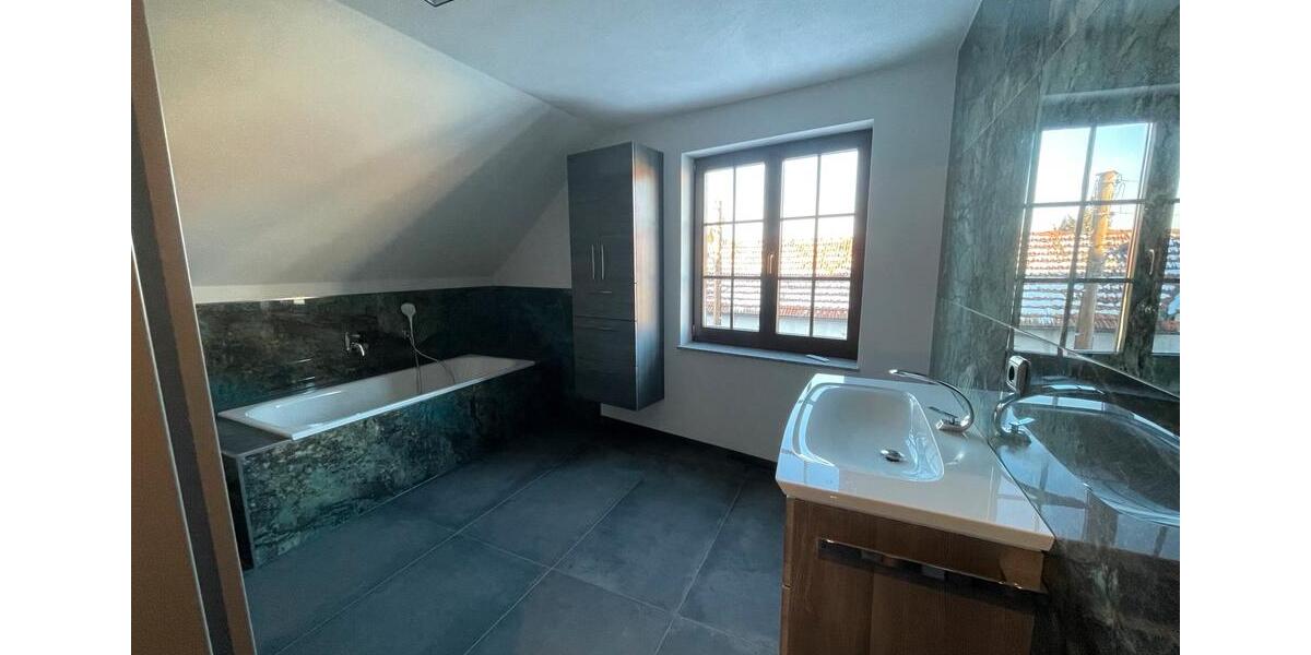 Dachgeschoßwohnung Kranichfeld - 3.5 Zimmer, 78 m&sup2;, 950&euro; | Angebot:24541981