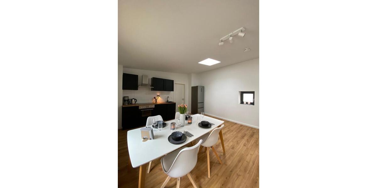 Dachgeschoßwohnung Wismar Altstadt - 2 Zimmer, 70 m&sup2;, 1.250&euro; | Angebot:24924508