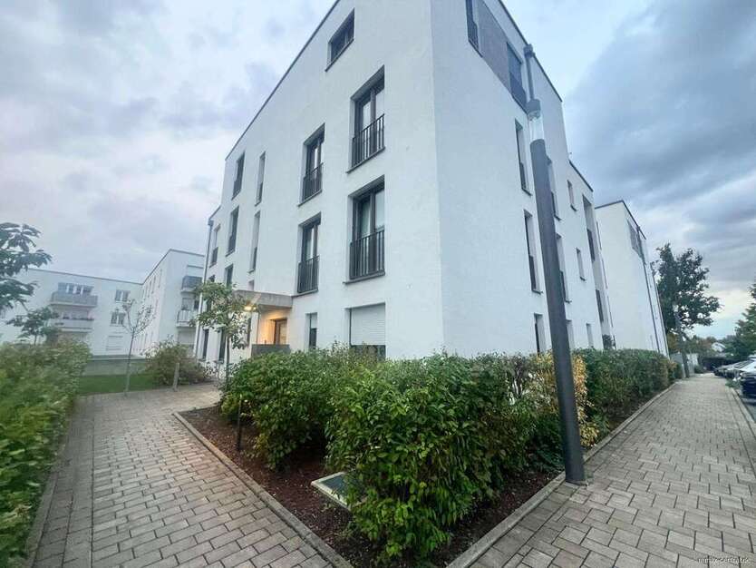 Wohnung zum Mieten in Friedrichsdorf 1.610 € 92 m² 3 zimmer