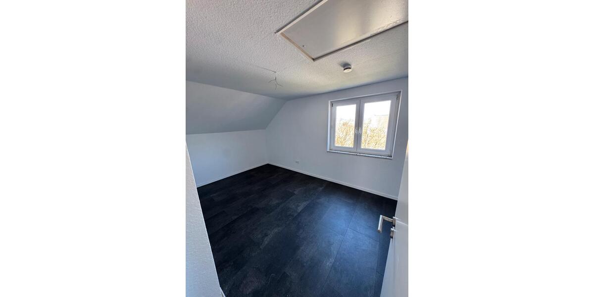 Dachgeschoßwohnung Oberrot - 3 Zimmer, 65 m&sup2;, 750&euro; | Angebot:26214522
