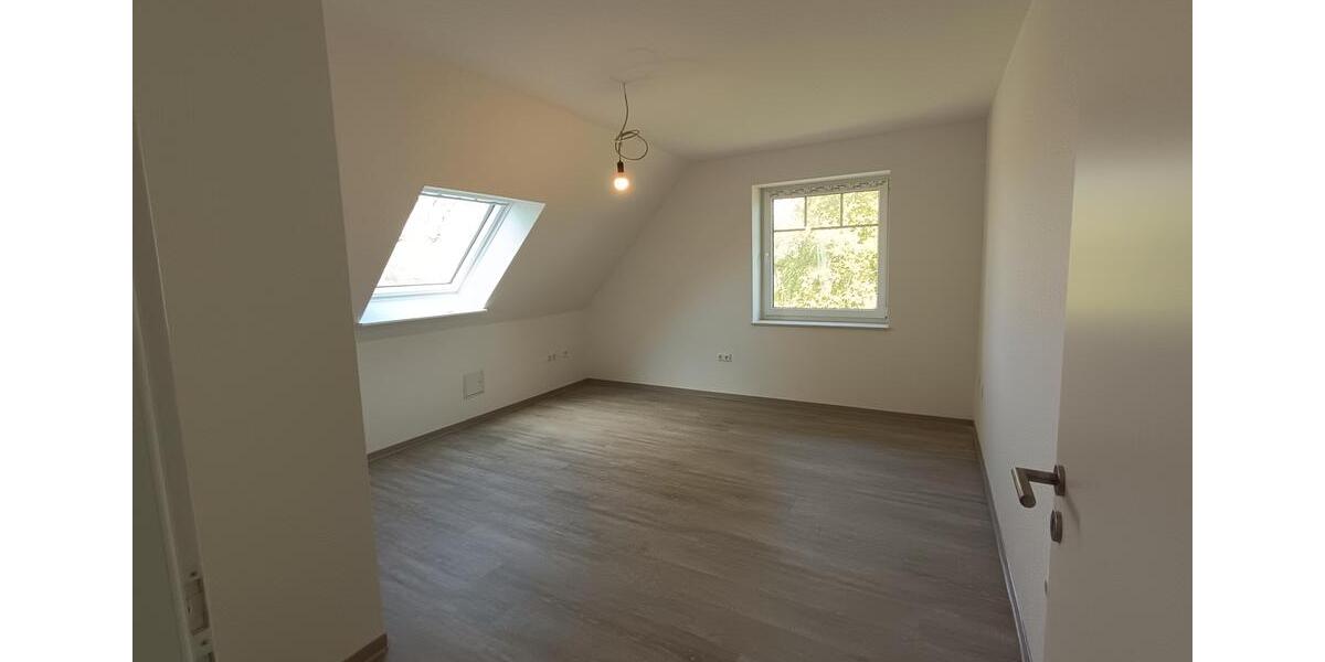 Doppelhaushälfte Zetel - 6 Zimmer, 200 m&sup2;, 1.500&euro; | Angebot:26533162