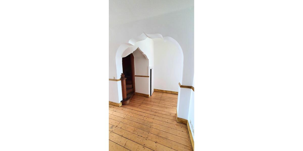 Exklusive 5-Zimmer-Wohnung in schöner Villa. Mit eigenem Gartenbereich und Garage. 5 zimmer