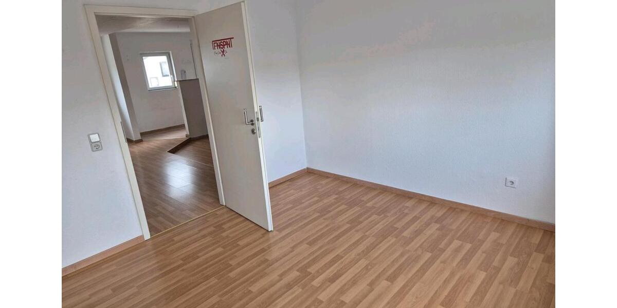 Erdgeschoßwohnung Reutlingen - 2.5 Zimmer, 70 m&sup2;, 850&euro; | Angebot:26049583