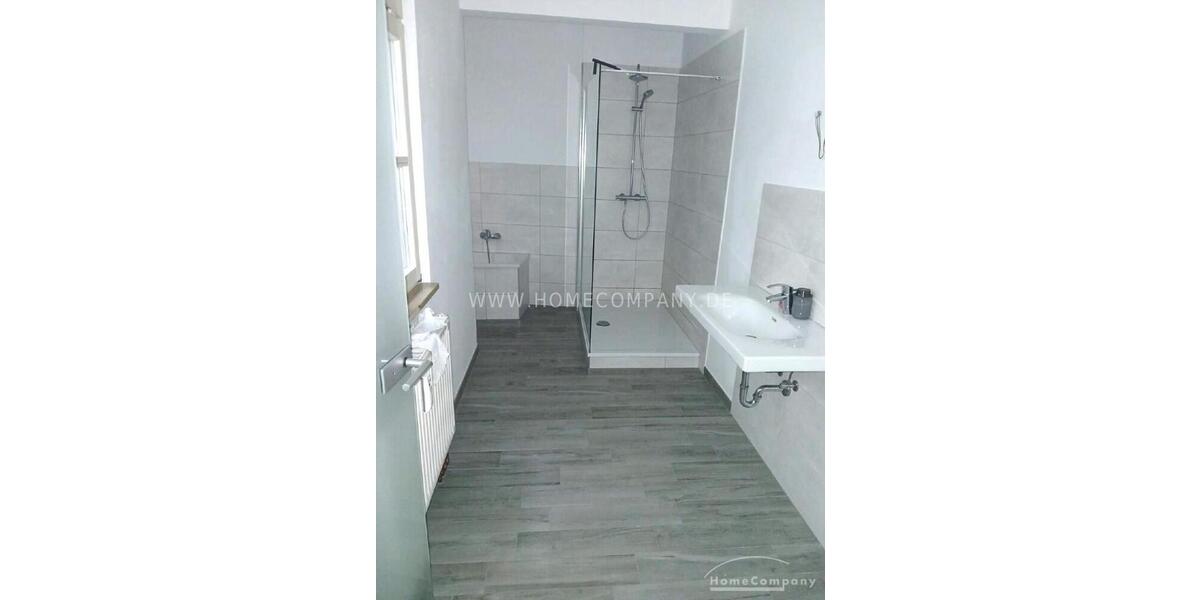 Wohnen auf Zeit Gera - 4 Zimmer, 140 m&sup2;, 3.000&euro; | Angebot:25635403
