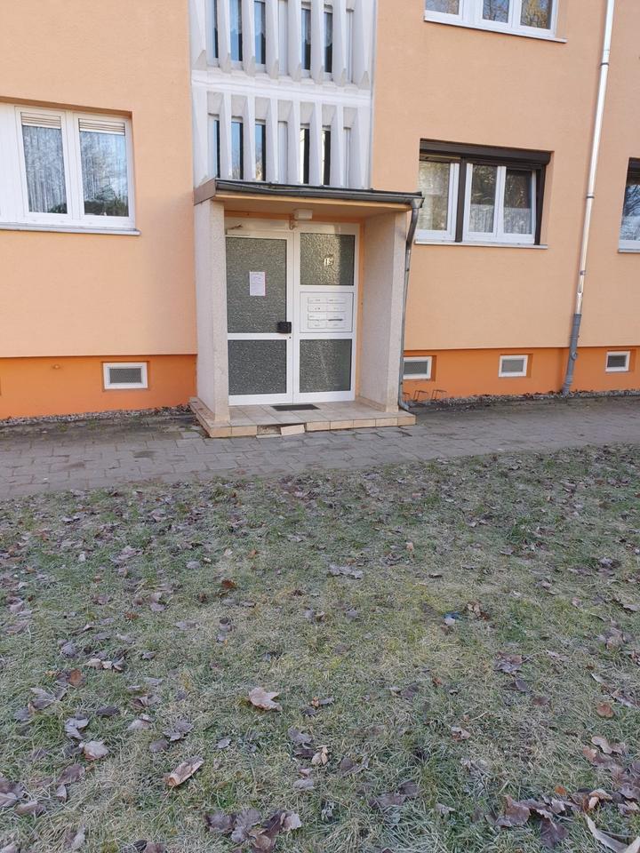 3 Zimmer Erdgeschoss Wohnung mit Balkon