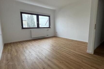 Frisch renovierte 3-ZKB-Wohnung mit neuer EBK & Balkon 3 zimmer