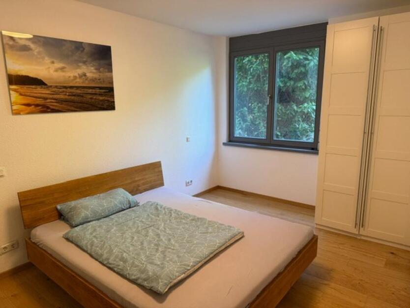 2,5-Zimmer-Wohnung mit Terrasse & kleinem Garten in Rheinnähe zimmer