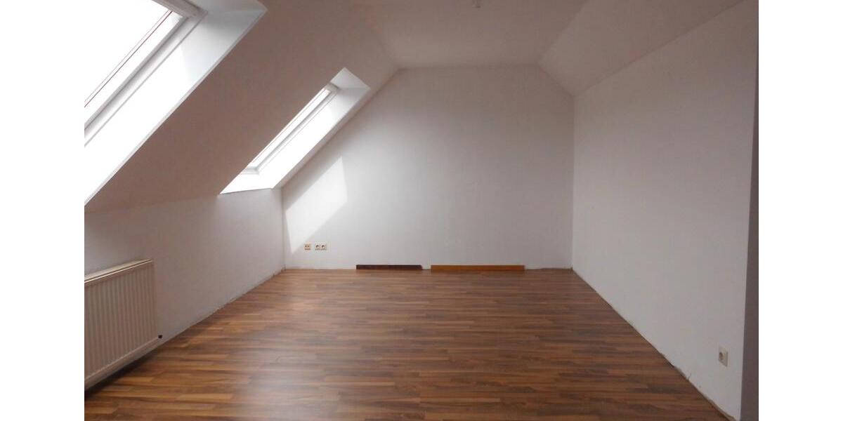 Dachgeschoßwohnung Rodenberg - 3 Zimmer, 80 m&sup2;, 750&euro; | Angebot:26204415