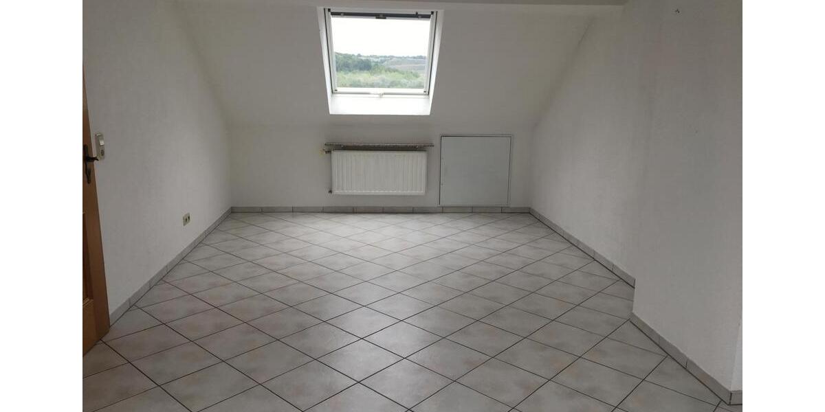 Dachgeschoßwohnung Saarbrücken St. Arnual - 2.5 Zimmer, 78 m&sup2;, 620&euro; | Angebot:26036137