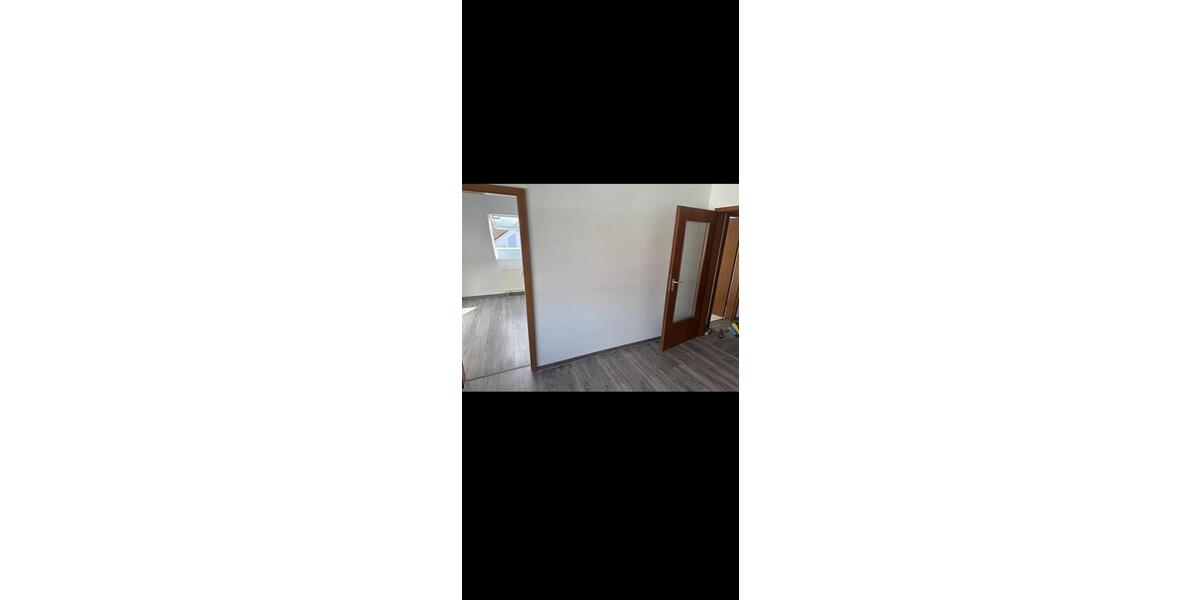 Dachgeschoßwohnung Hainichen - 2 Zimmer, 51 m&sup2;, 275&euro; | Angebot:26057023