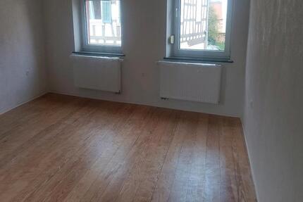 Haus Klingenmünster - 6 Zimmer, 200 m&sup2;, 1.500&euro; | Angebot:26047076