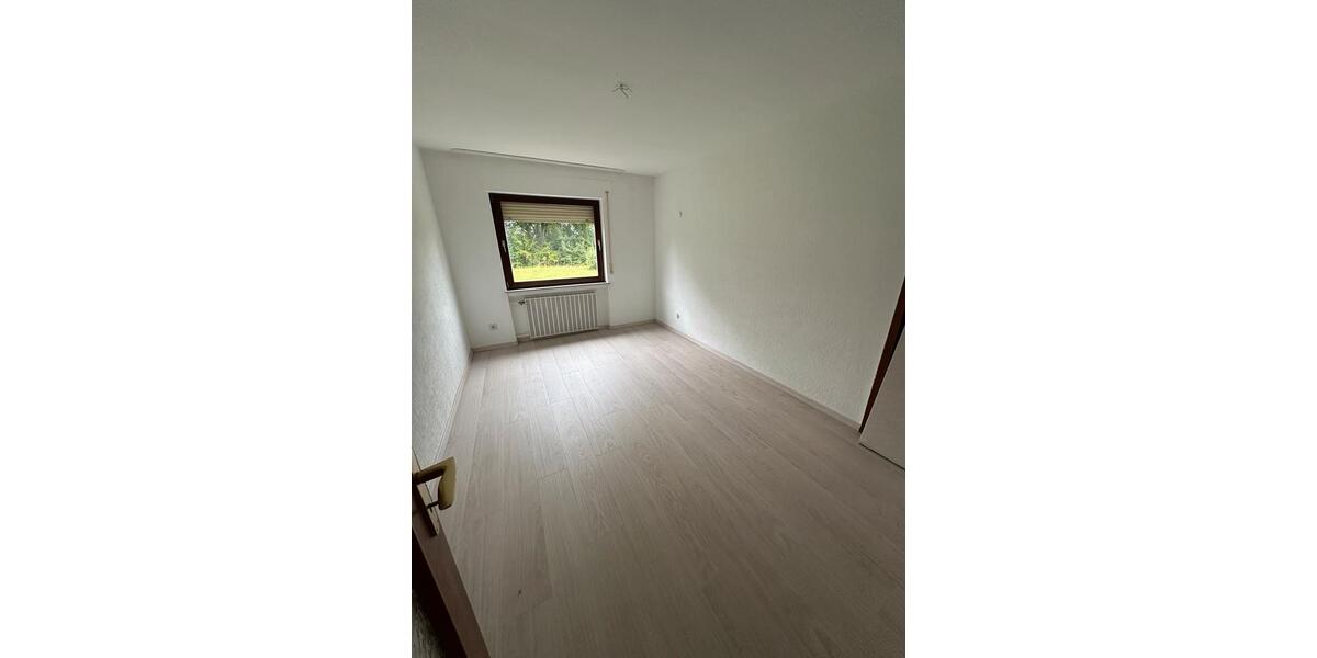 Etagenwohnung Oberzent - 3 Zimmer, 95 m&sup2;, 1.200&euro; | Angebot:26652233