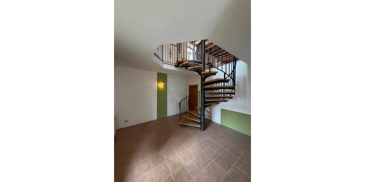 Etagenwohnung Einbeck - 4 Zimmer, 150 m&sup2;, 1.050&euro; | Angebot:26021990