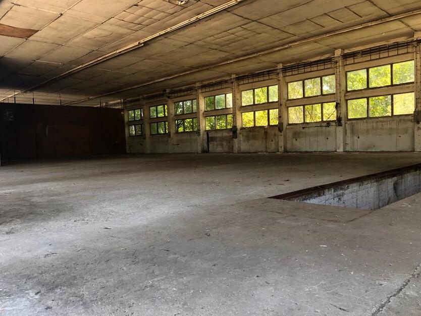 500 qm Halle mit 2000 qm Freifläche in 39628 Kläden zu vermieten